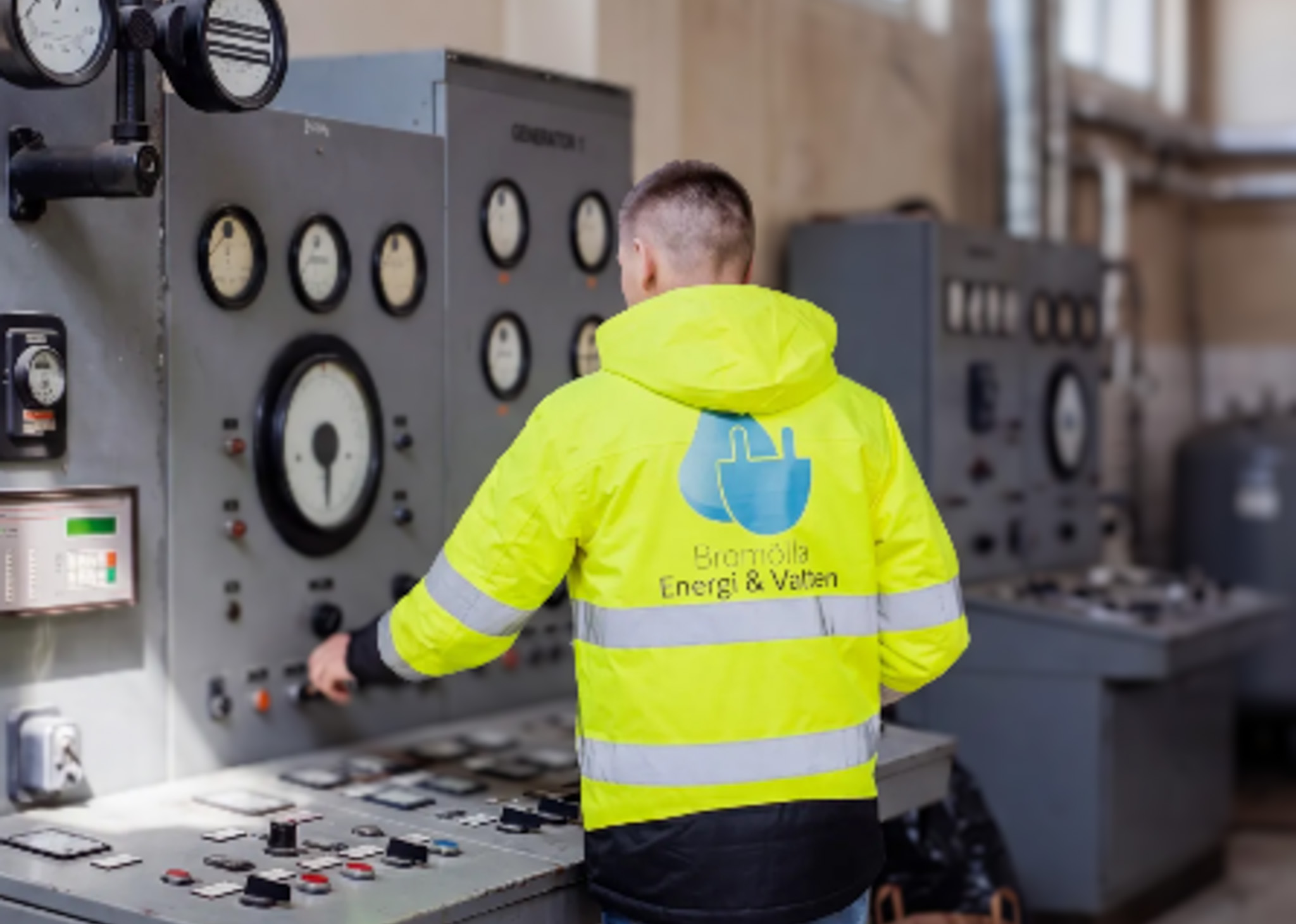 Servicearbete på fjärrvärmenätet